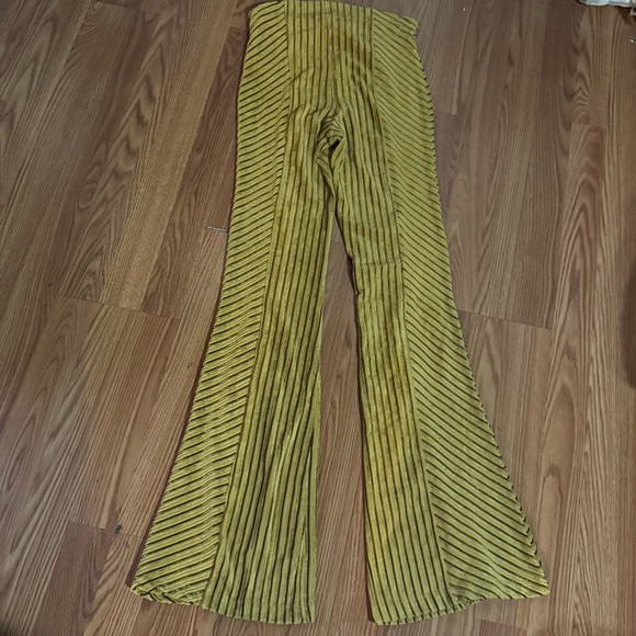 Free People Penny Pull-On Gold Chevron Velvet Flared Pants Bohemian Retro Hippie - Picture 8 of 9